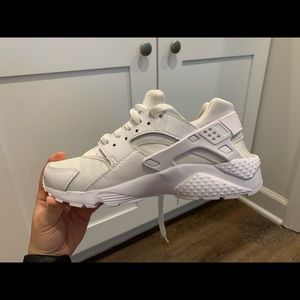 Nike Huarache, white, size 5Y/W6.5, gently used